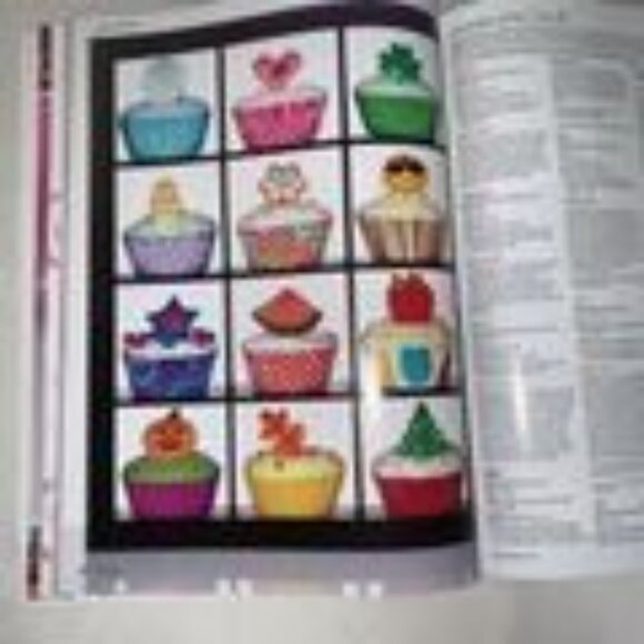Wilton Cupcakes Cookbook 2011 Baking Idea Teaching Recipe GUide - Picture 3 of 7